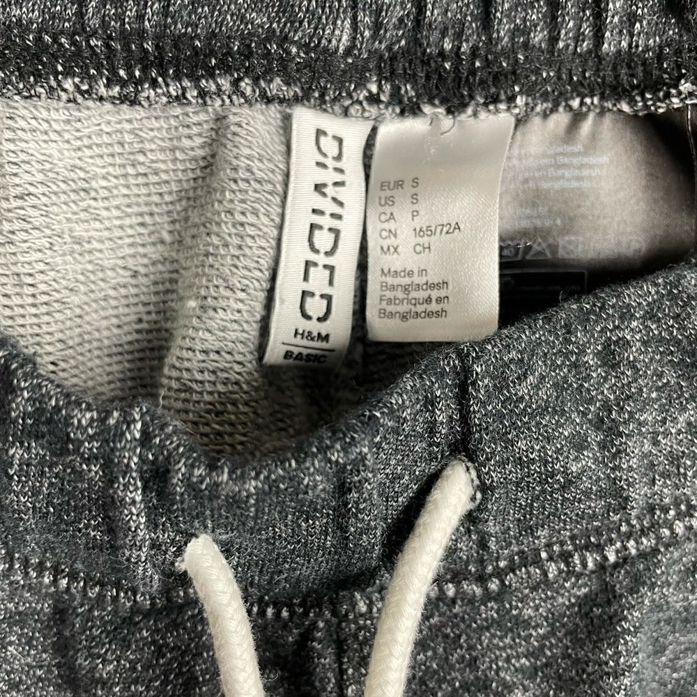 H&M Divided Shorts Size S EUC - Picture 5 of 5